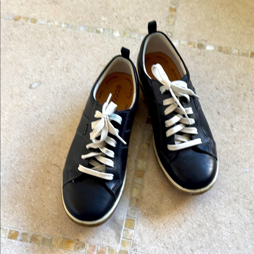 Ecco Black leather Sneakers with Laces